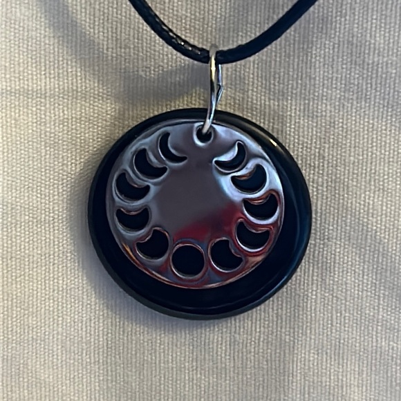 Moon Phase Black Agate necklace - Picture 3 of 7